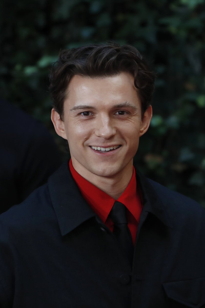 tomhollandbr's tweet photo. Novos cliques do Tom Holland para o photocall promocional de "Homem-Aranha: Um Novo Dia" em Madrid. https://t.co/QkTxgUMGpE