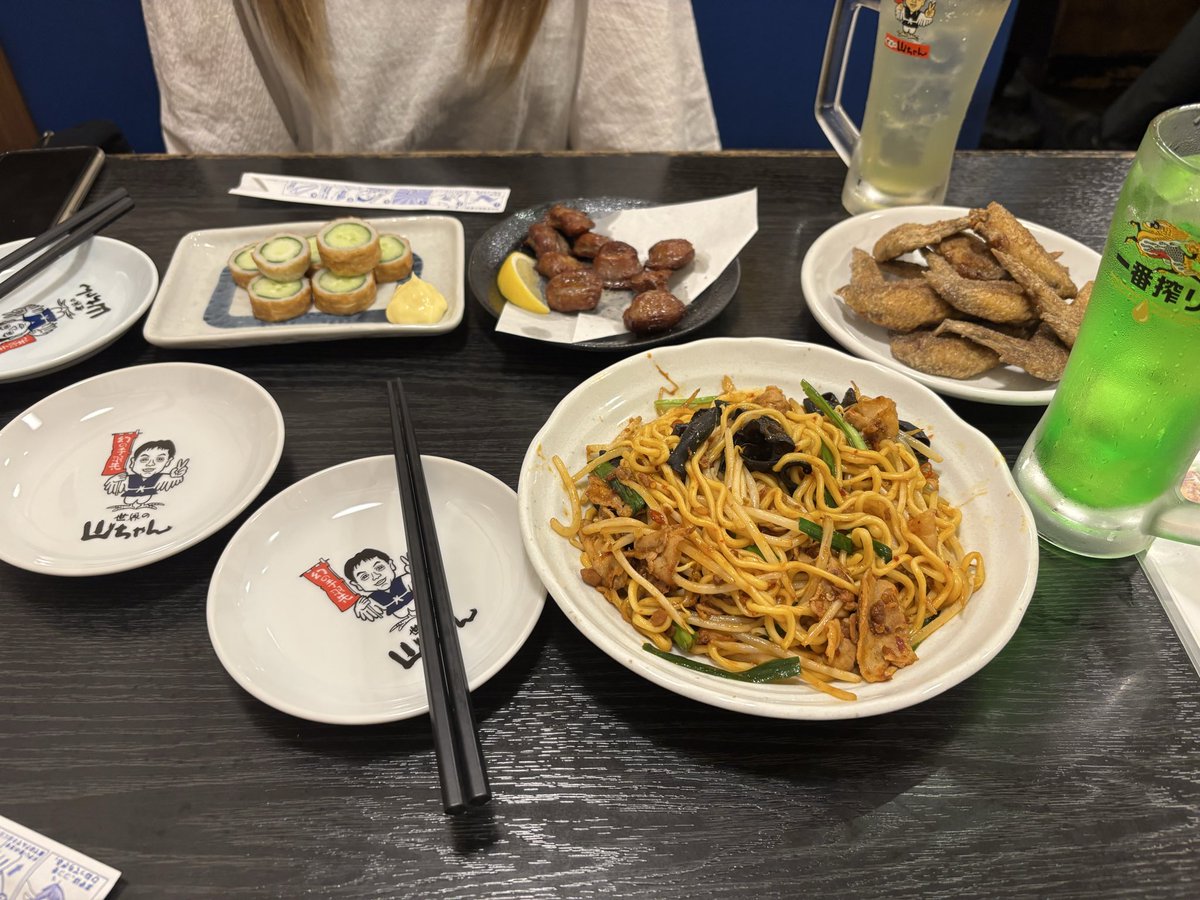 yuu6830's tweet photo. 昨日の夜は大好きな居酒屋と歩いてて気になった寿司屋をハシゴ https://t.co/jkEj4zmch1