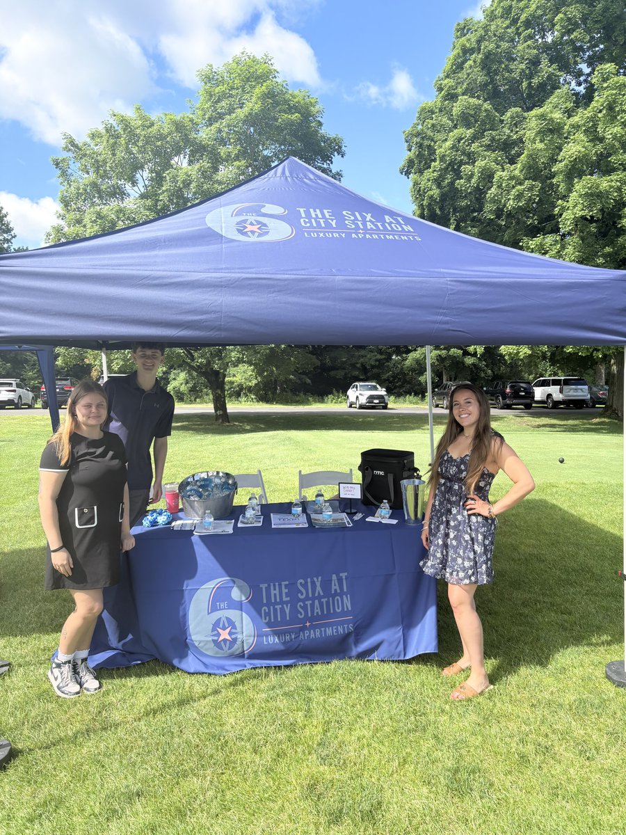 CSHudsonValley's tweet photo. What I beautiful day to table at the @renscochamber Annual Golf Classic! ⛳️🏌🏻‍♀️
It was great having the chance to speak to the community about The College Suites and other properties with the @UnitedGroupCos  family! 
#thesuitelife #teetime #livelearnrelax https://t.co/gPZP0DpUW0