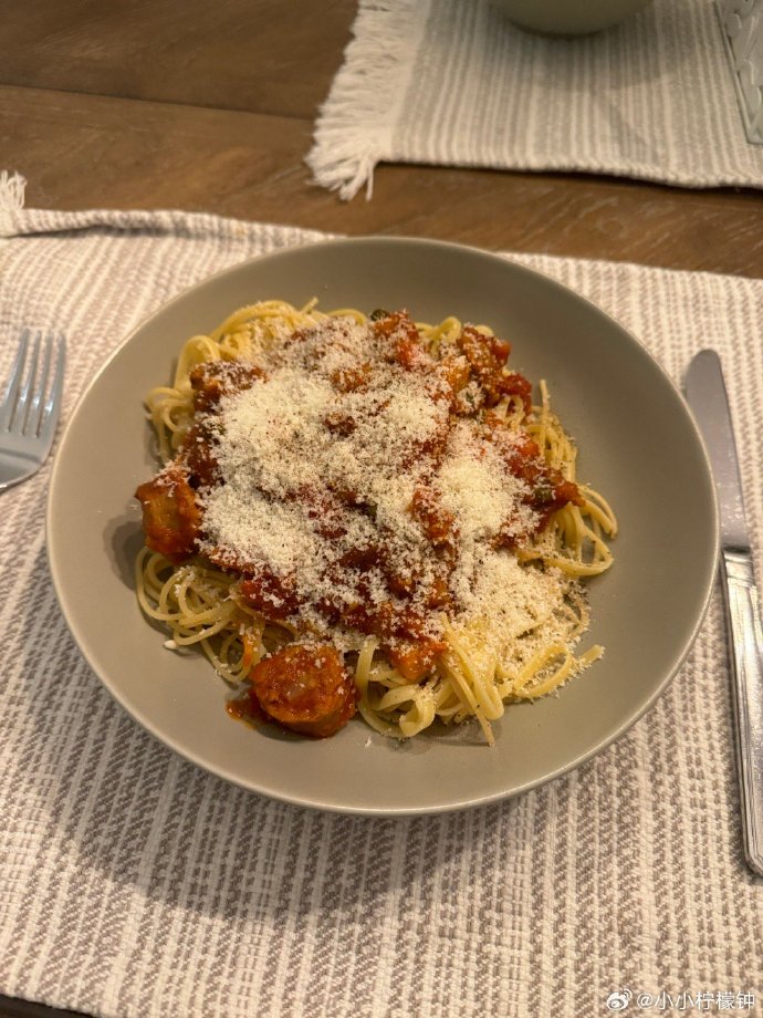 Kanteeravas's tweet photo. Just whipped up a creamy garlic mushroom pasta in 20 mins! The smell alone made my weekend cozy. Who else loves quick, comforting home-cooked meals https://t.co/Qx2V98n7x5