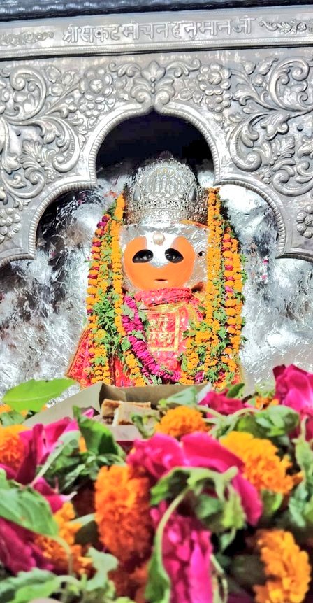 AlokTiwari9335's tweet photo. मंगल को जन्मे मंगल ही करते मंगलमय भगवान जय हनुमान जय हनुमान...

बोलो जय श्री राम जय वीर हनुमान 🙏🚩 https://t.co/ZAiE97kzHy