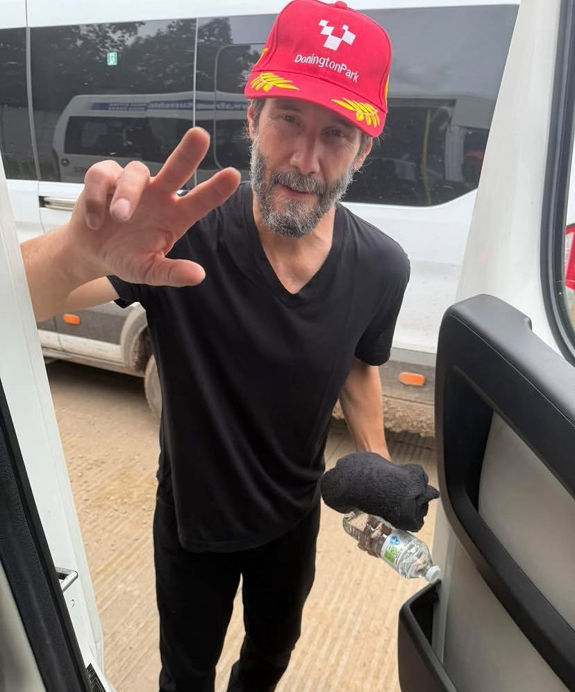Everythingkeanu tweet media