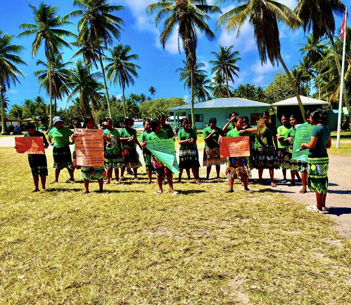 spc_cps's tweet photo. Students in the Marshall Islands are leading awareness activities on #HumanRights #GenderEquality &amp; #SocialInclusion, in their schools and school communities as part of the Social Citizenship Education programme.

👉🏽 Read our latest #PPEVAWG SCE story: https://t.co/CgukwZTvUF https://t.co/D8Da0H1Shk