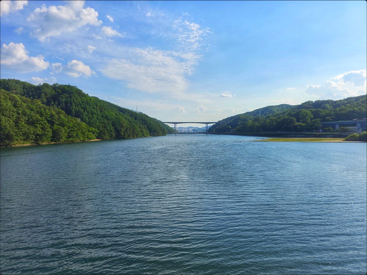 k_pawlowska's tweet photo. #AfternoonTrivia ๐
#9_ #KoreanAdventure
#Andong
For #TuesdayBlue here is #WoryeonggyoBridge, the longest wooden footbridge in South Korea, ๐ฐ๐ท
#GirlsTrip2026 #EnjoyLife #Travel https://t.co/vB1Dv1HzyX