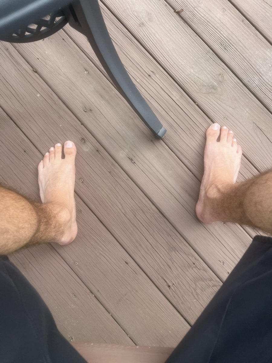 hunkyfeets's tweet photo. Height: 6’2  feet: 11.5 I have a hard time buying shoes. They never have 11-1/2 ☹️ #malefeet #findom https://t.co/NororBkWKq