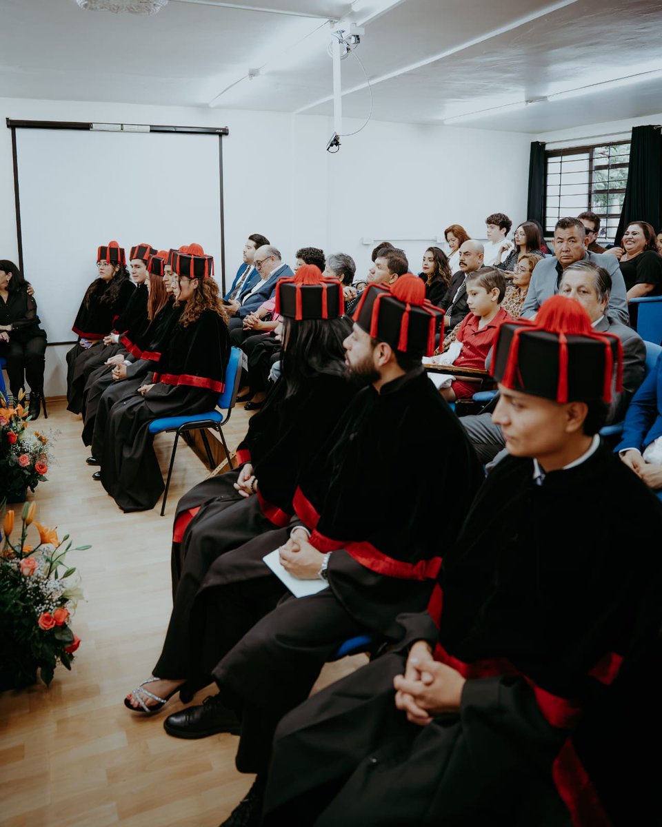 CEJU_mx's tweet photo. Con gran orgullo celebramos la #EntregadeDiplomas de la Generación 2022-2026.

👏 Felicitamos a nuestros #graduados y agradecemos a sus familias, amigos y docentes por acompañarlos en este importante logro.

🌟 ¡Que este sea solo el comienzo de una trayectoria llena de éxitos! https://t.co/WPzLWJmUV7
