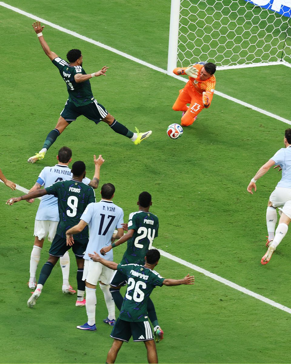 KNFCAFE's tweet photo. العمري العالمي ⚡️
#FIFAWorldCup | #السعوديه_الاوروغواي https://t.co/PtTs0erXb3