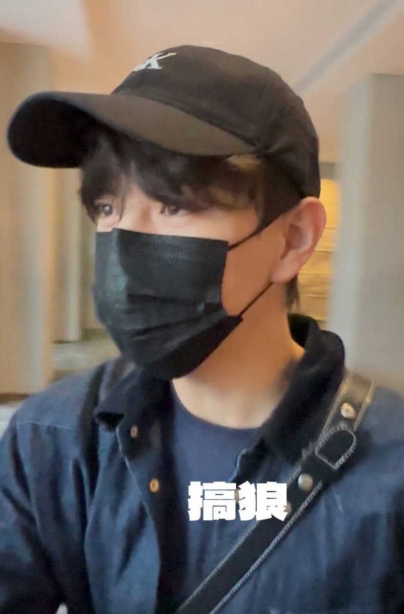 Hayramegumi's tweet photo. The baby had been at the airport since morning on his way to Beijing, but he was alone??
#aylio #lyusitong https://t.co/i8D60DiU3E