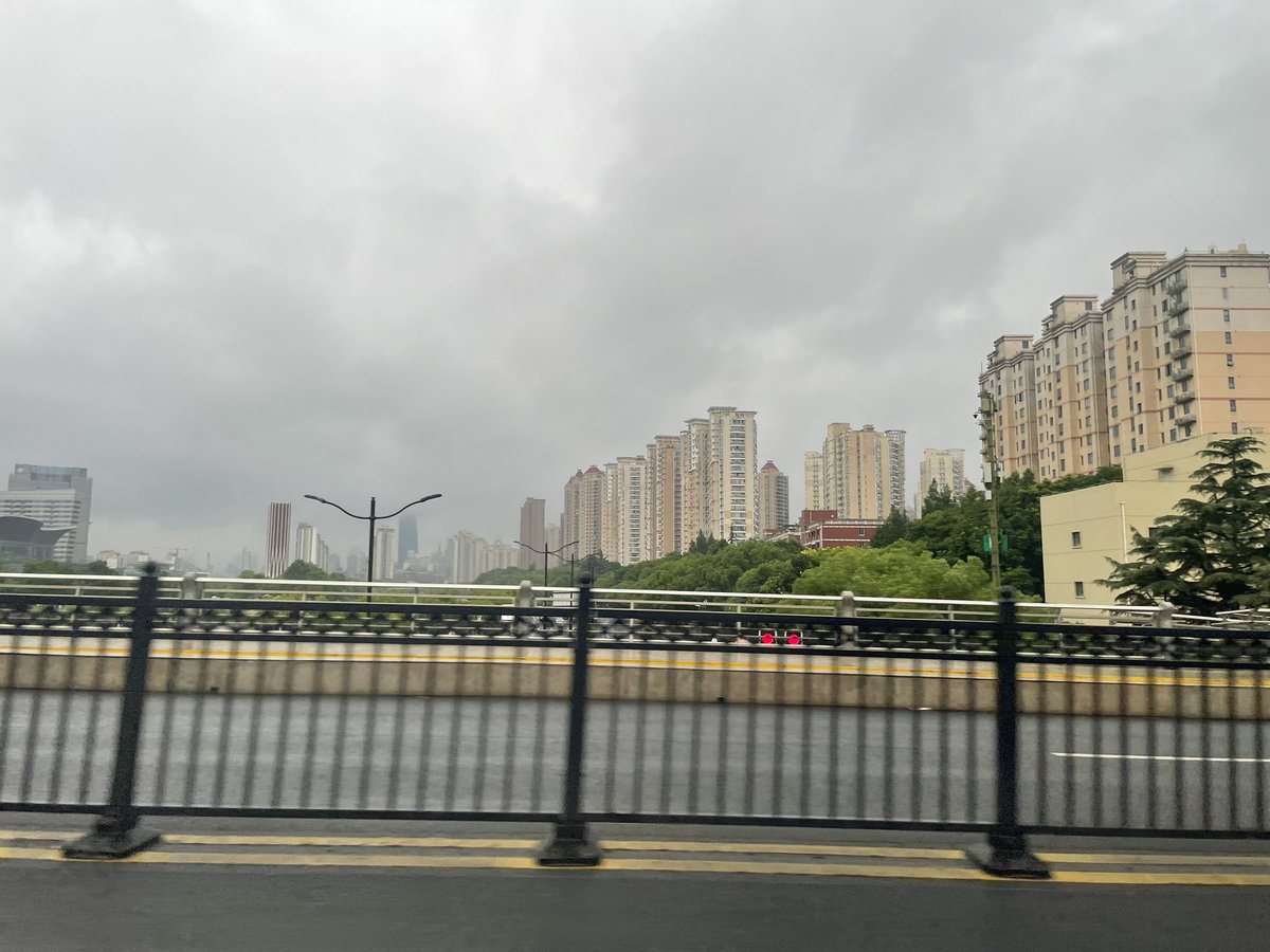 chaco200214's tweet photo. 上海は、昨日も今日も雨☔
さて、仕事頑張ります♪ https://t.co/ADpPupaShL