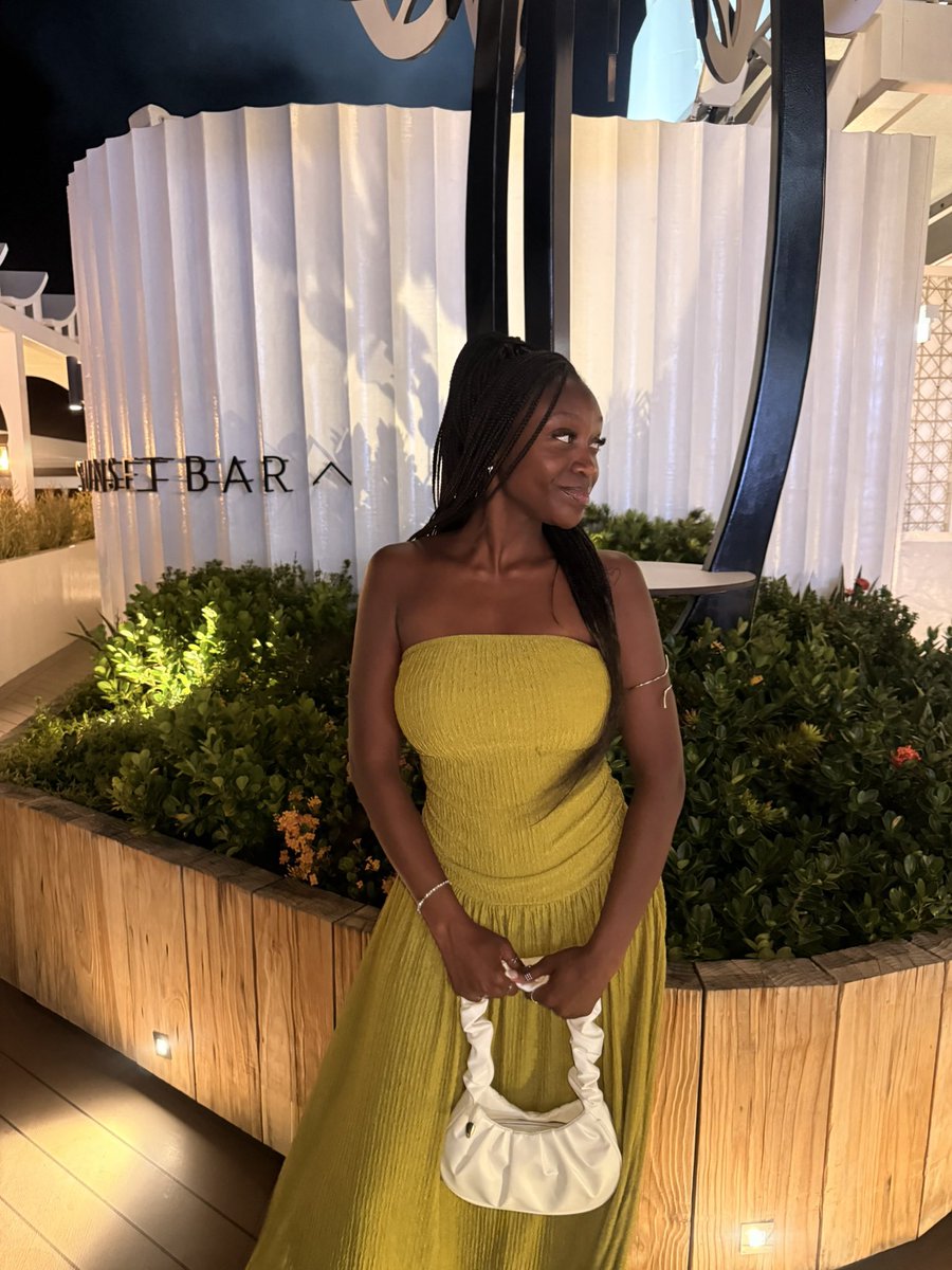 queenkam___'s tweet photo. If anything, I’m everything✨ https://t.co/DqXThmzdeK