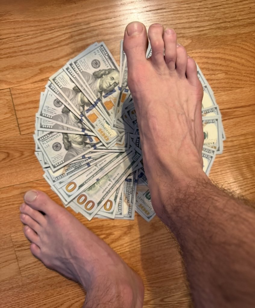 AlphaWood_'s tweet photo. Can someone suck my 🦶

Rt your paycheck belong under my feet https://t.co/6vwdAyEkAZ