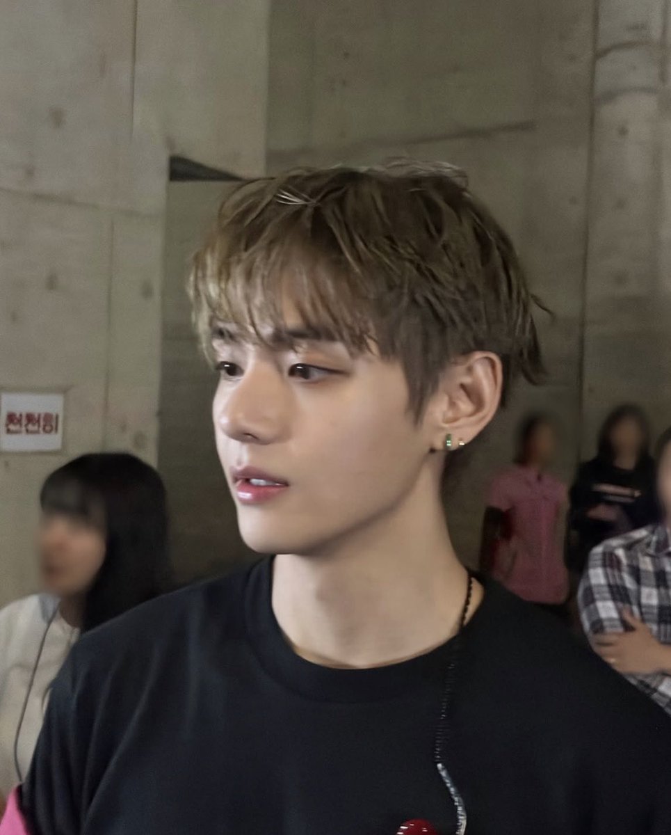 naver_taehyung's tweet photo. Articles 3pm🚨
ENGAGE🚨

1 https://t.co/Xjbhio5nXO

#Taehyung #방탄소년단뷔 #뷔 #KimTaehyung #김태형 #태형 #テテ #テヒョン #金泰亨 #V #BTSV  #BTS https://t.co/HNR5gHjwwt