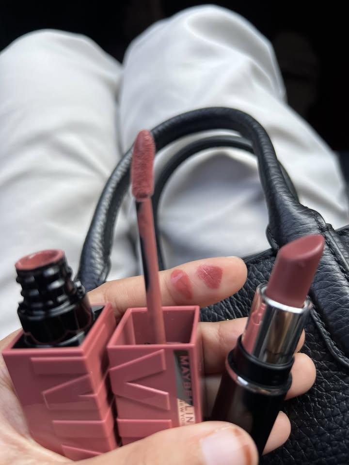syashana's tweet photo. ✨Oh ini ya lipstick yang MUA bilang mirip Dior itu😲 https://t.co/XQSGsomNsV