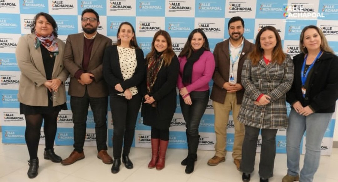 jelorca's tweet photo. Seguimos fortaleciendo el trabajo con los agentes del territorio y con aquellas instituciones que trabajan por fortalecer nuestra Educación Pública. Todas y todos #SomosValleCachapoal 👧🏻🧔🏻🧒🏻👨🏻👶🏻👩🏻👩🏻‍🦱 https://t.co/2yKJrlNOC5