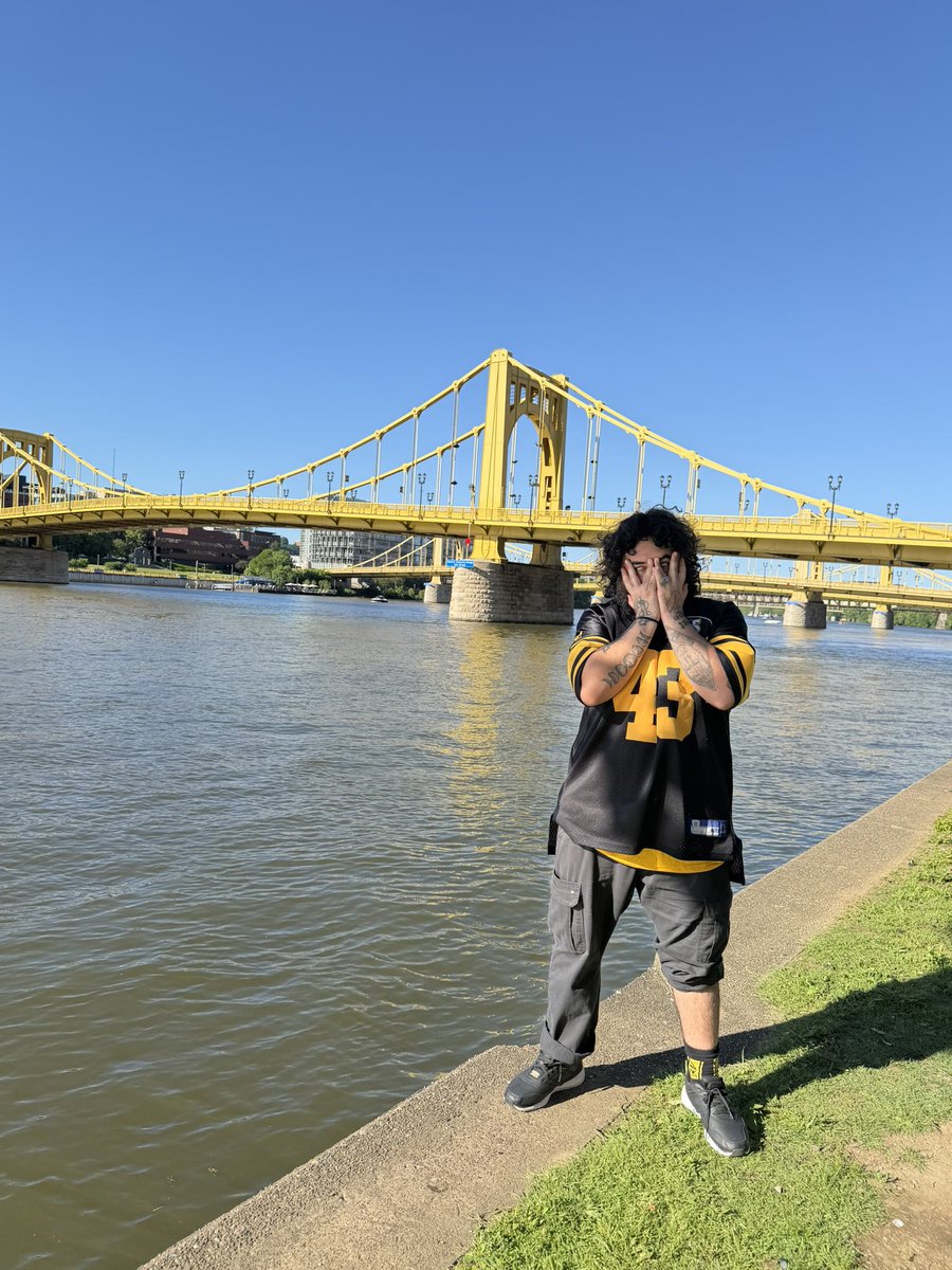 spectorwolf420's tweet photo. 🖤💛 https://t.co/P0H41cvg4j