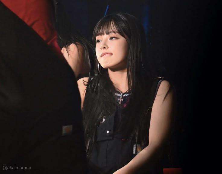 njz_tweet's tweet photo. Kim Minji 👑 https://t.co/MHekQSIrEo