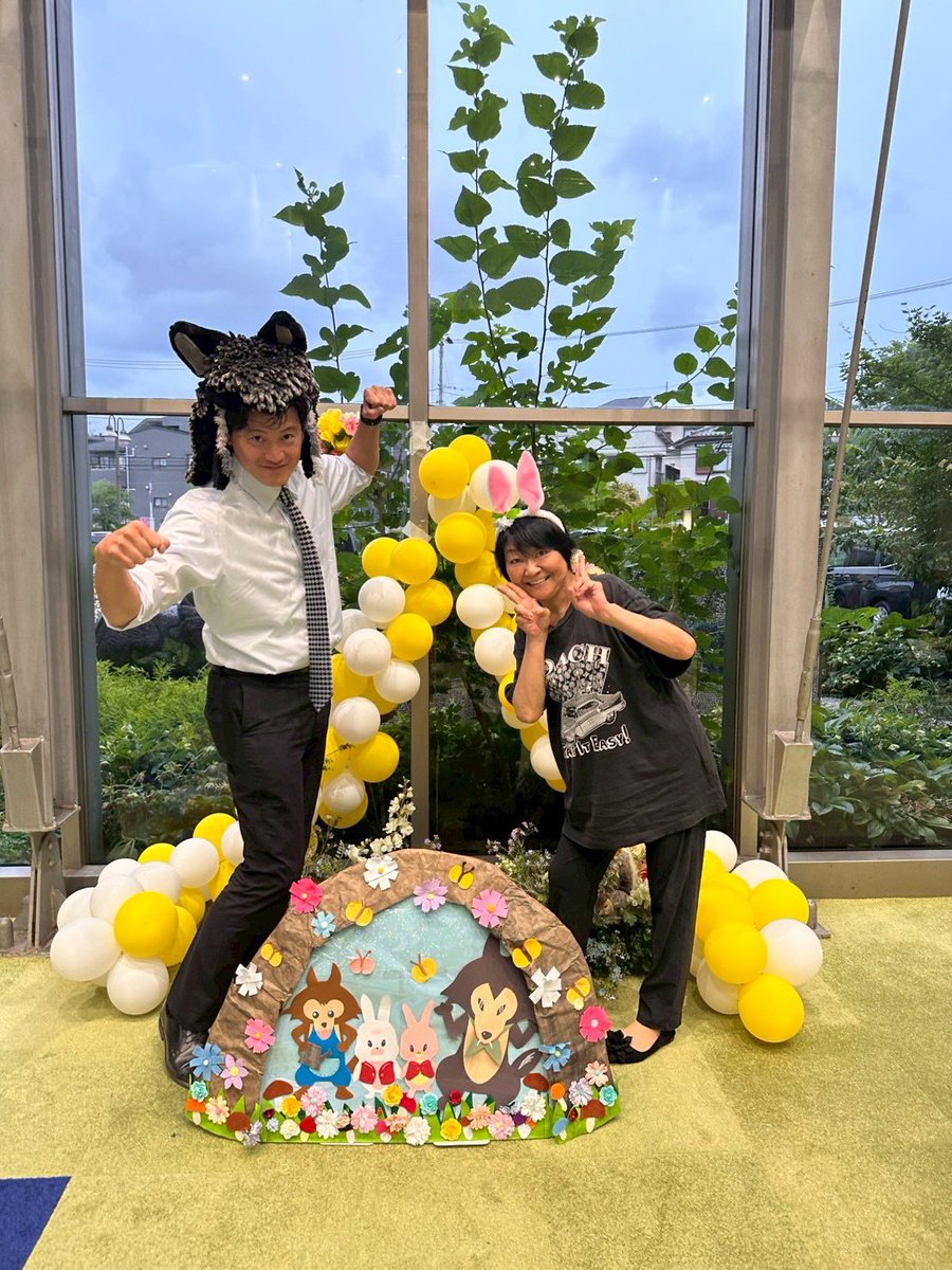 mitani_h's tweet photo. 週末は地元青葉公会堂で催された「あおば子どもミュージカル」による演劇を鑑賞させて頂きました。
花を愛するオオカミと目の見えないウサギの心の交流を通じて、本当に大切なものが何かを問いかけるストーリーを子どもたちが文字通り熱演をする姿に、会場のあちこちで目を拭い、あるいは鼻を啜る姿が広がっておりました。かくいう私も…😭
https://t.co/WdjjSloiZo

毎年拝見させて頂いていますが、いつも楽しませて頂いています。これも、舞台関係者の皆さま、そして保護者の皆さまのご尽力あっての賜物だと思います。本当にありがとうございます！