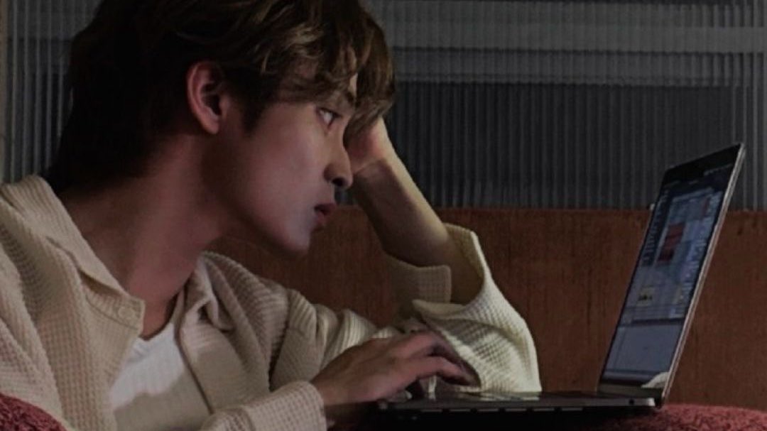 dreamiesav's tweet photo. a #markhyuck / #mahae au

donghyuck is semi-twitter famous and here comes mark with his first tweet being a hit … and yes… he is bitter about it https://t.co/eVjbvCCVh3
