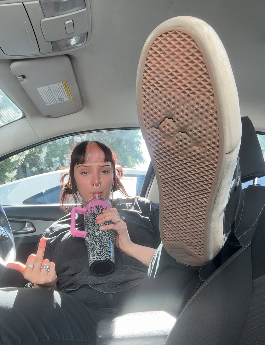 SimpStomper13's tweet photo. I know you see my shoe splitting. I think it’s time to ship to one of your sorry asses. Any takers ? https://t.co/LHDcWeWsH8