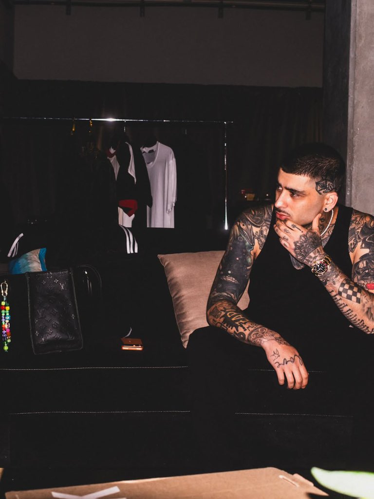 ZaynReport's tweet photo. https://t.co/np1HTAtQnc