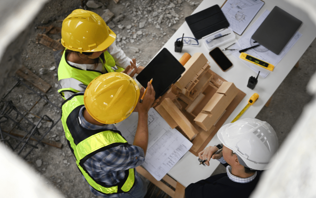fred_khachi's tweet photo. Running projects is one thing. Running the P&amp;L is another. Hiring a Director of Construction to own the full division — strategy, margin, staffing, growth. 10+ yrs construction, 5+ in senior leadership. Landscape background preferred.
https://t.co/VAzMNRwhm6 #ConstructionLeader https://t.co/lLArLwmPam