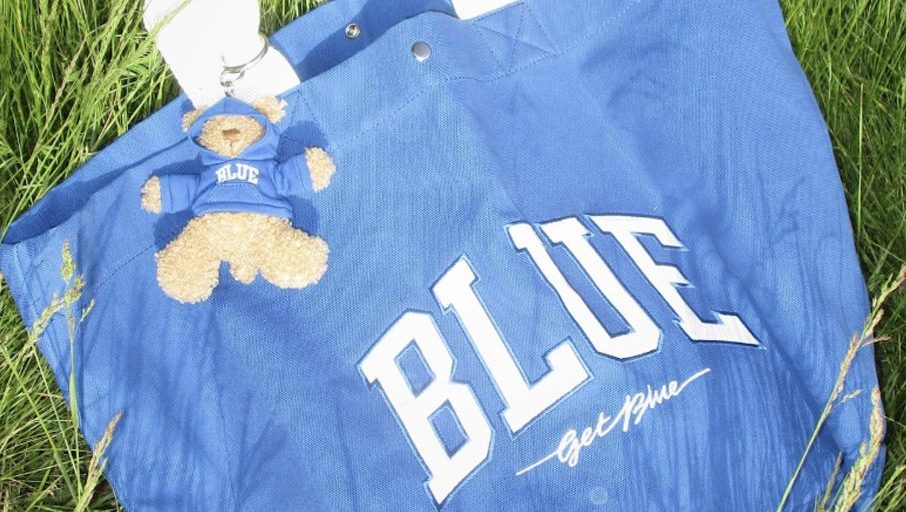 TheGroveLA's tweet photo. For 1 in 4 people, safe water is still out of reach 💧 Shop The Get Blue™ Collection at @Gap and with every purchase, Gap will donate $5 to https://t.co/VQHsgkokeD to help bring safe water home, drop by drop. Now – June 30. https://t.co/b1NfsjuC7A https://t.co/t1YugE2btc
