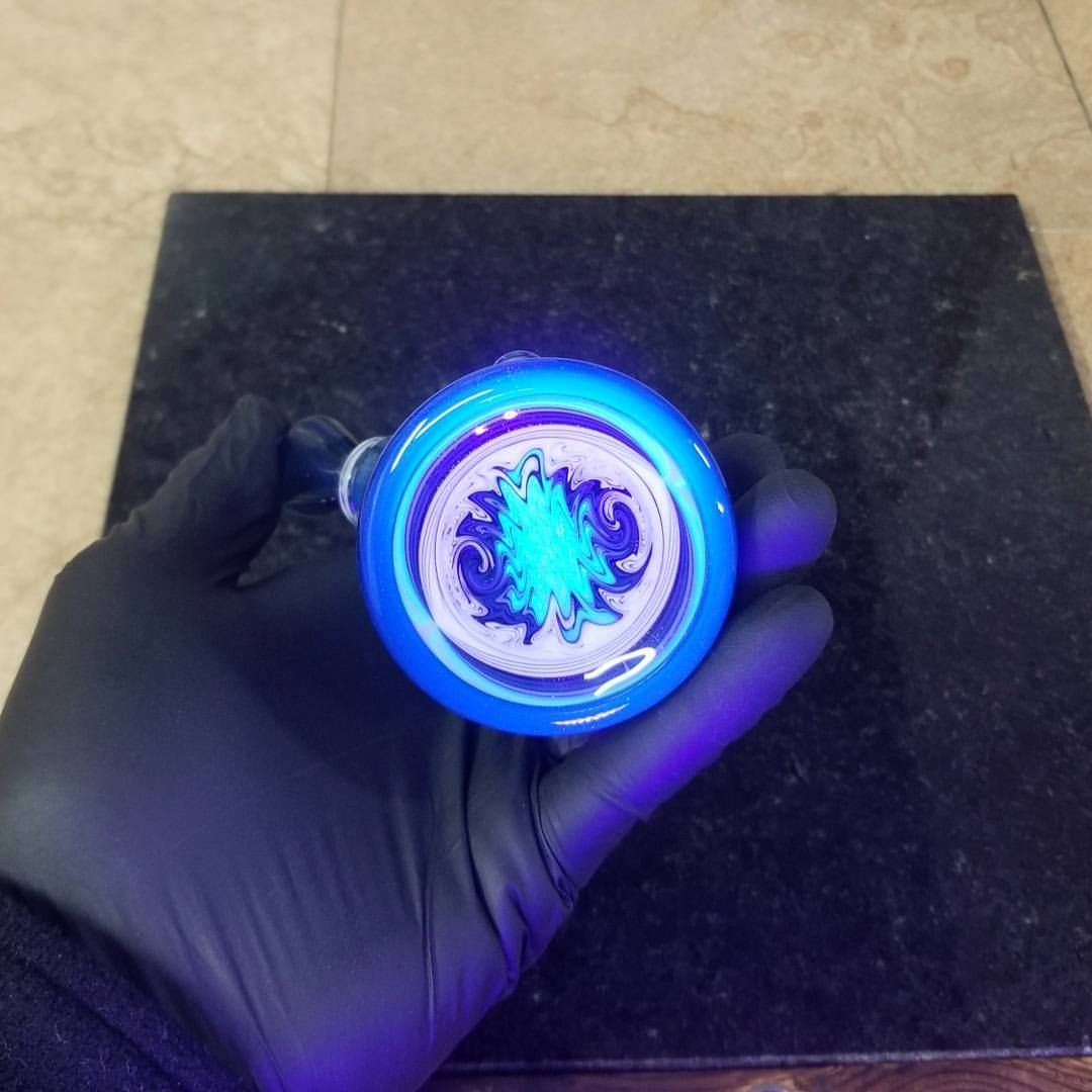 paulbrehm_'s tweet photo. One of my recent tubes that's available.
Thank you!
#uv #illuminati #minitube #americanglasspipe #folkart #glassofig #functionalglass #vacstack #opal #atomicstardust #blacknitrilegloves https://t.co/ka3M5IZgv6