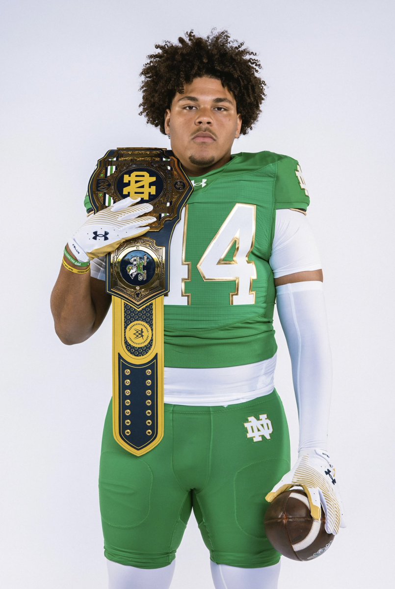 TYLER_4x4's tweet photo. WAKE UP THE ECHOES ☘️
@NDFootball https://t.co/mPYF7rxVJ4