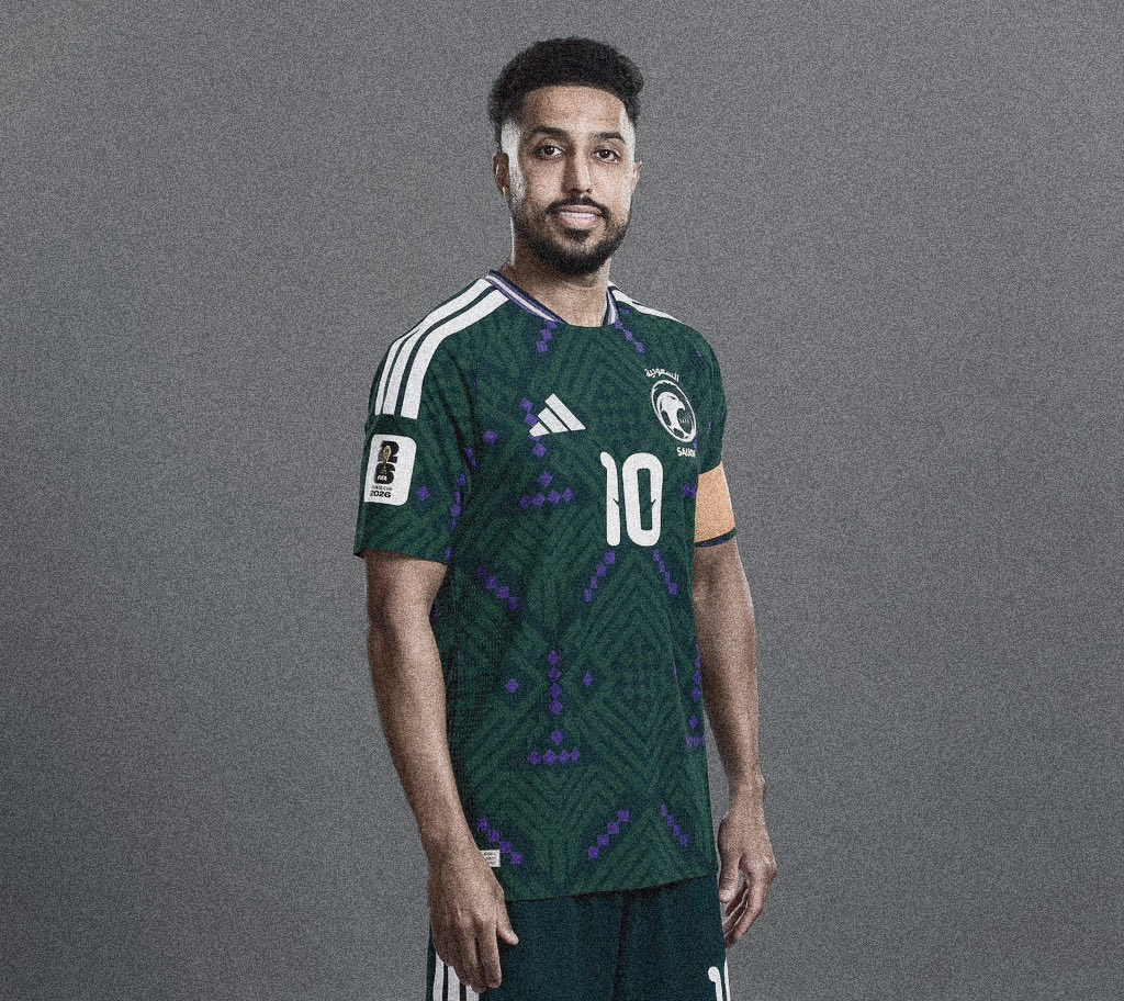 iiHKTR's tweet photo. كل لاعبين المنتخب ما قصروا ويعطيهم العافية💚

الا هالادمي اللي ما ادري ايش اسباب مجاملته؟ لا هجومياً كويس لا دفاعياً كويس ولا عنده اي ميزه
ليه محتكر هالخانة كن مافيه جناح فالسعودية غيره؟ https://t.co/W3vIcex4lB