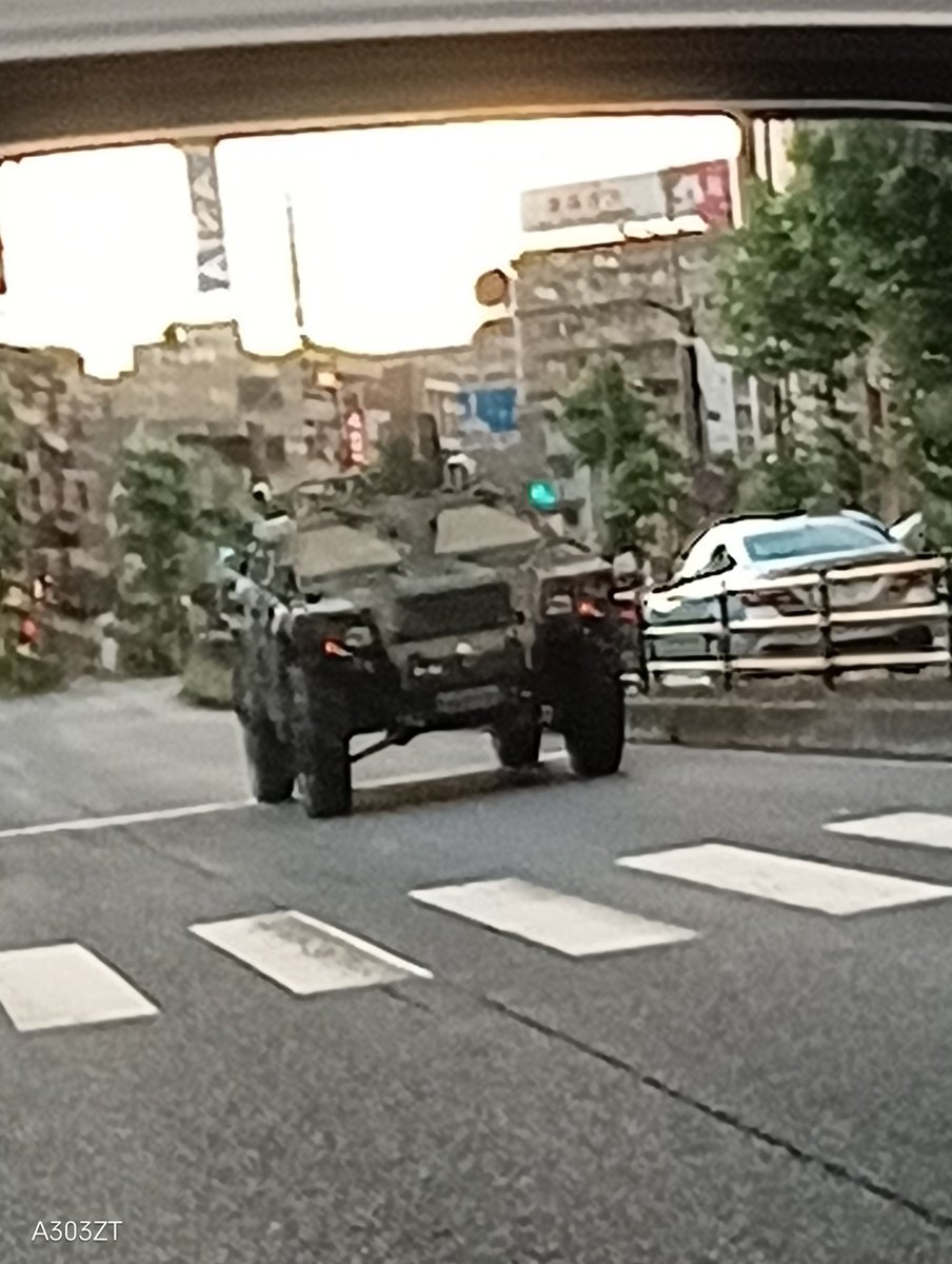aik1352678's tweet photo. びっくりしたぁ
(⁠•⁠ө⁠•⁠)⁠♡
#戦車？
#自衛隊
#ご苦労さまです
#有り難う
#なんだろ https://t.co/wPS9vrvdZj