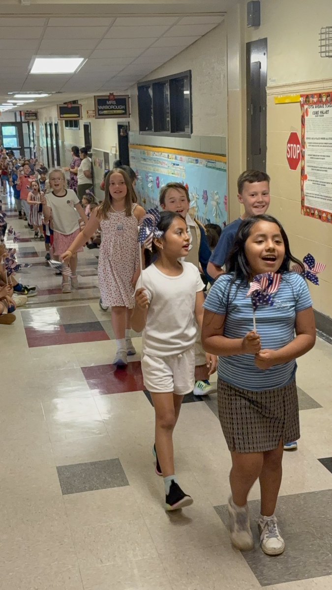 5thAveSchool's tweet photo. 🇺🇸❤️🤍💙 Hooray for the USA! 💙🤍❤️🇺🇸
@5thaveechool proudly celebrated America's 250th anniversary with a spirited parade full of red, white, and blue! Students and staff lined the halls and walkways, cheering, waving flags, and showing their pride! @bayshoreschools https://t.co/WqeiGdAaUZ