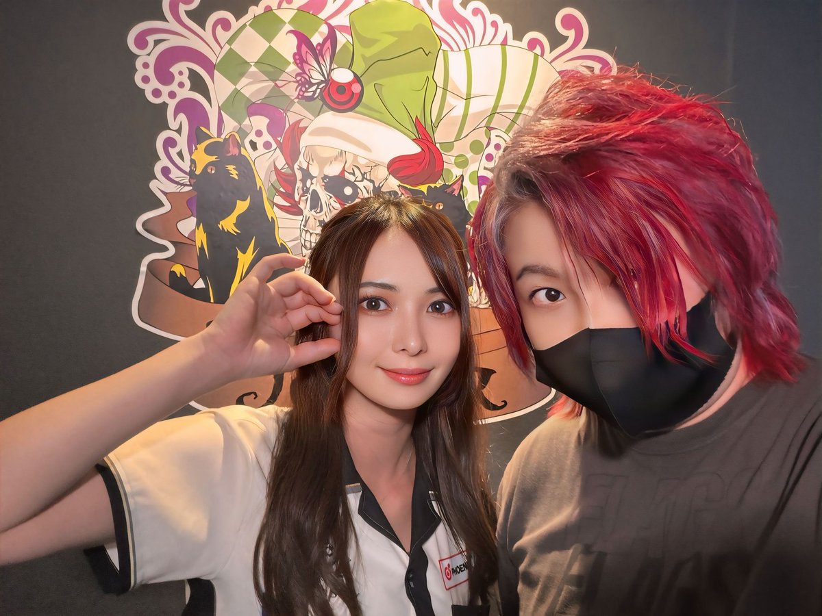 Ace_darts's tweet photo. ほろももイベント🎯
みんなでかんぱ〜い🍻

チンチロ🎲🎲🎲テキーラ〜🥃
今回弱かった、、、💦

#母良田桃香
#ダーツバー
#SpaDe https://t.co/qepydSdW3T