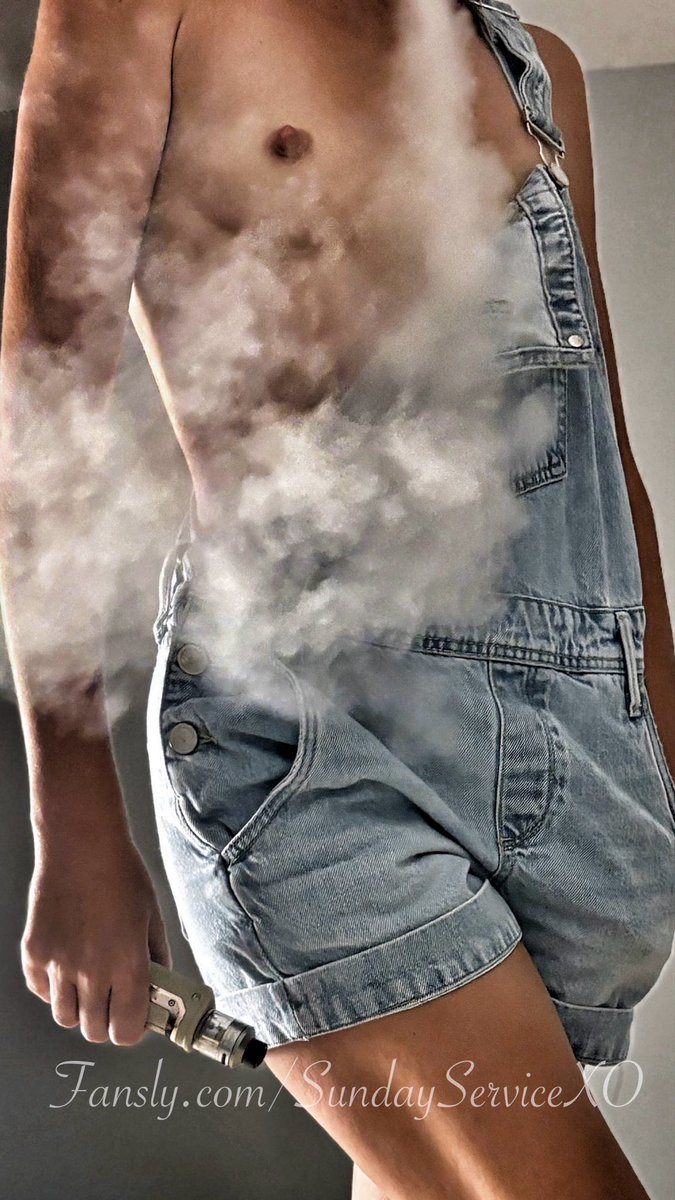 SundayServiceXO's tweet photo. Where there’s smoke there’s fire
🔥 💋💨
#newcreator #fansly #realcouple #hotwife https://t.co/czTlWkDqSl