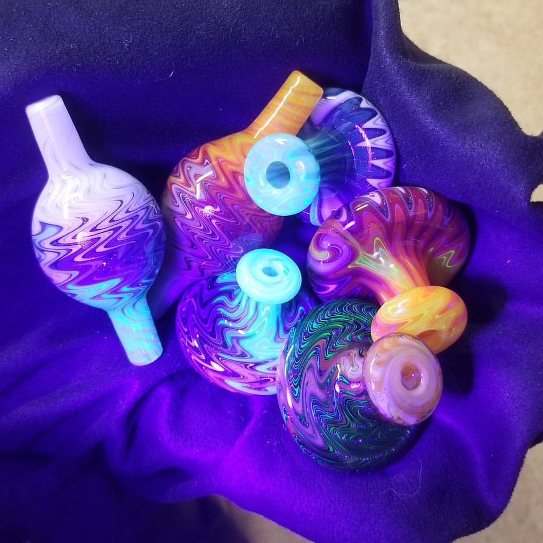paulbrehm_'s tweet photo. UV caps
Hmu for pricing.
#uv #illuminati #minitube #americanglasspipe #folkart #glassofig #functionalglass #rewig #linework #sparkles #carbcap #vacstack https://t.co/89rkY5i3HG