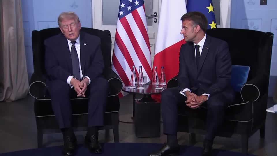 ReutersJapan's tweet photo. トランプ米大統領は６月１５日、イランとの合意は署名済みであり、合意文書は１９日の正式な署名式の後に公表されると述べた。ホルムズ海峡も全面的に開放されるとした。イランに対する制裁緩和は合意内容に含まれていないという。
https://t.co/fT8LCXhdEQ https://t.co/YRRqqBmtEe