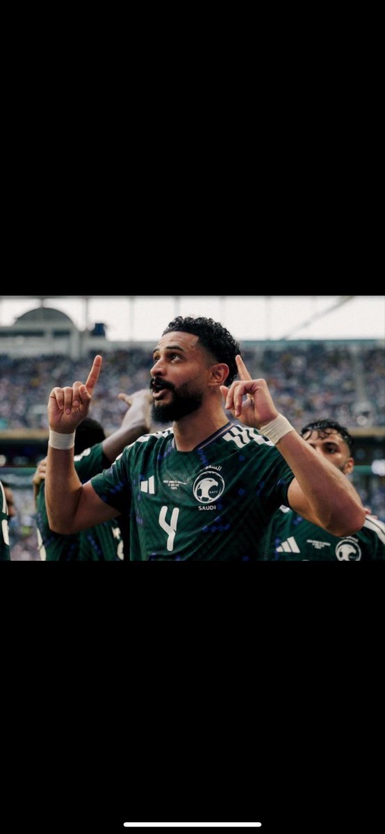 Sull_03's tweet photo. العويس و العمري طلعوا بمستوى خرافي بفضل من الله ثم هم طلعنا بالتعادل شكر كبيييييير لهم 💚. 
بخصوص سالم الدوسري لعاد تشوفه عيني يكمل مباراة بكل مباراة للمنتخب يتخاذل . https://t.co/xJYgBCJUgw