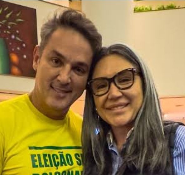 BohnGass's tweet photo. O que você acha de alguém que se diz protetora de animais, pede - e ganha - doações, mas, ao invés de cuidar dos bichinhos, os mata? Essa é a acusação contra Paula Lopes, secretária municipal de Canoas/RS, indicada pelo deputado Zucco (PL/RS), que foi presa hoje. https://t.co/R5yDMUc89D