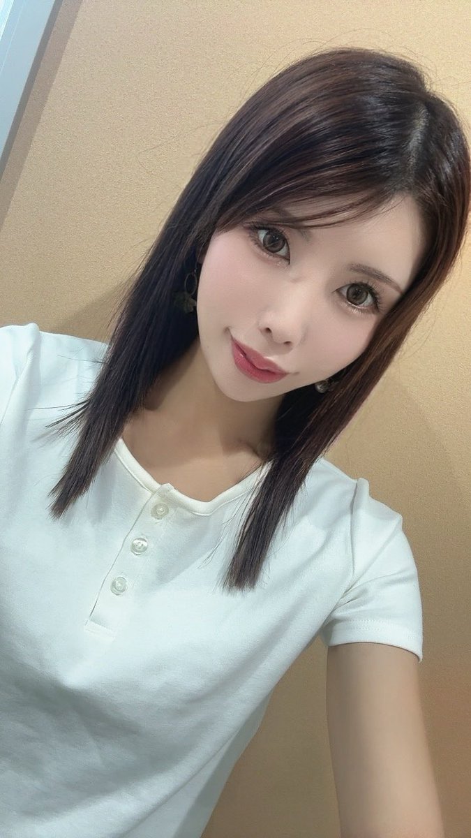 Hitomin_0122's tweet photo. おはやま☀️.°

昨日は映画館にマイケル観に行ってきたよ🎥
しばらくジャクソン5とマイケルを
ヘビロテしそうです🎧💭🫧

マイケルの甥っ子さんが主演されてて
映画館でマイケルの曲を聴けるのも
歌声もダンスもマイケルのストーリーも
とっても良かったのでオススメ映画です！！！ https://t.co/ujwV4oCDHq