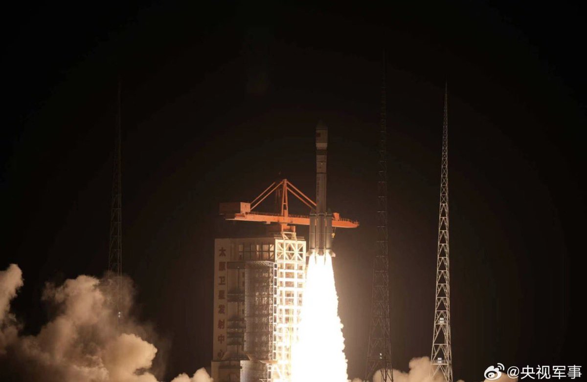 ReysonLizardo's tweet photo. Del 11 al 17 de mayo se hicieron 6 lanzamientos: China con SpaceSail Solar G 8 y 9 (comms), Zhuque-2E (Test) y Kinetica 1 (satélites varios); SpaceX con NROL-172 (militar) y CRS-2 SpX-34 (suministros) #SpaceNews https://t.co/rGi3oQCn61
