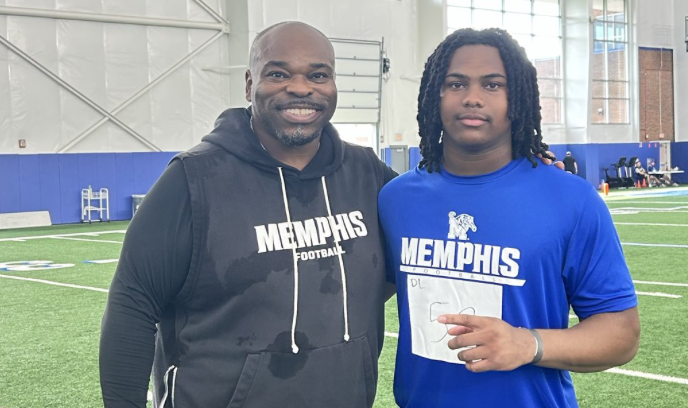 sixstarfootball's tweet photo. EVENT COVERAGE | OL/DL Prospects Rumble at Memphis Mega Camp

☆ Six Star Football takes a look at several prospects who raised profile 💯

STORY ▶️ https://t.co/IAiyeAg4uB 

@LandonCoffey152 @KaidynDandridge @kaden_rogers15 @MasonSeely51 @AadenTeague @JoeThomasOL @ChanningMoore29 @avantae7678 @ccaldwell609 @DariusMccuiston @Jadlennn @reginaldg2029 @DallasLowe0 @Dak_Lumm55 @demitri_miller1