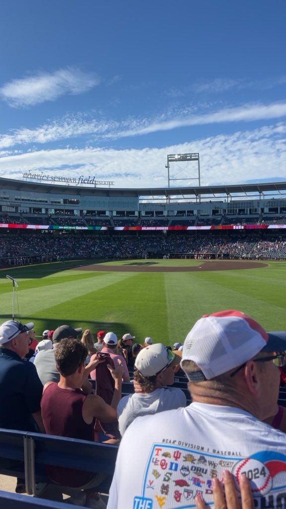 RogersLHS04's tweet photo. When Oklahoma plays less than an hour away from you….you show up! BOOMER! #BOOMER https://t.co/hCb22Be3Xc