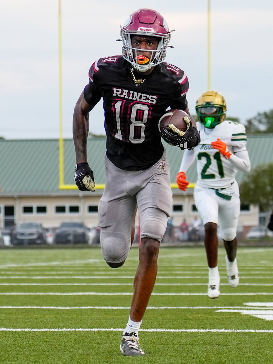 ZionGreen_DB1's tweet photo. 2028's Today is june 15th contact me coaches im ready to compete for offers...My phone number is in my bio get me on campus coach.... 4 ✨ DB/WR @rainesfootball https://t.co/Z3PuI5bR5I