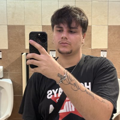 aaaantttoooo44's tweet photo. #NuevaFotoDePerfil https://t.co/oJyfrB3HoW