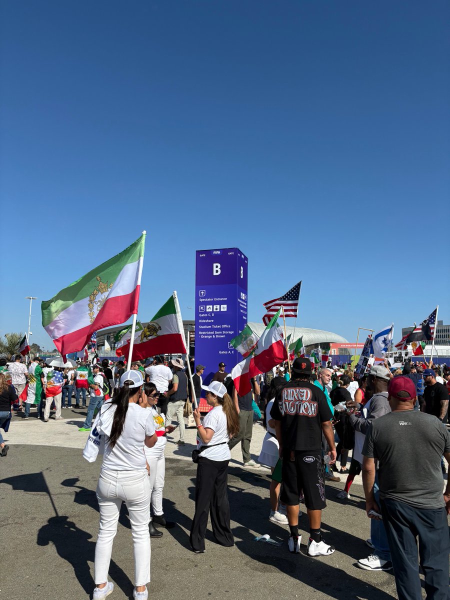 TheSuperAJ's tweet photo. This is a pretty spectacular stadium. Iran-New Zealand tonight. Massive Iranian diaspora in LA. https://t.co/gP17SOVAVz