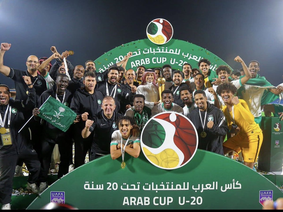 KZail3's tweet photo. حجر النرد المفقود في المنتخب شخص حقق المستحيل مع منتخب الشباب و ليس لديه مجاملات الي يستحق الخانه راح ياخذها و لكن ؟؟؟؟

#السعوديه_الاوروغواي https://t.co/StdcdJhP7Q