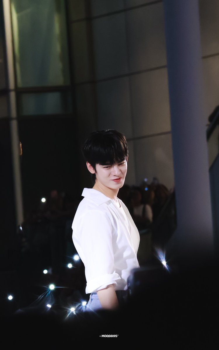 by_moddd95's tweet photo. 2023.12.31                            2026.06.15 

ที่เดิมกับคนเดิม♡
 
แต่วันนี้ทะเลดาวตรงนี้เป็นของเค้าหมดเลย
ดีใจที่ได้ร่วมทางกันมาจนถึงวันนี้น้า
ให้พูดว่าภูมิใจมากๆอีกกี่ครั้งก็ยังน้อยไปจริงๆ
น้องป๋อเก่งมาก เก่งมากๆ
พี่ก็ขอเป็นหนึ่งในล้านดวงดาวของน้องป๋อไปตลอดเลย♡ 

#porsuppakarn @porsuppakarn 🐻‍❄️✨️