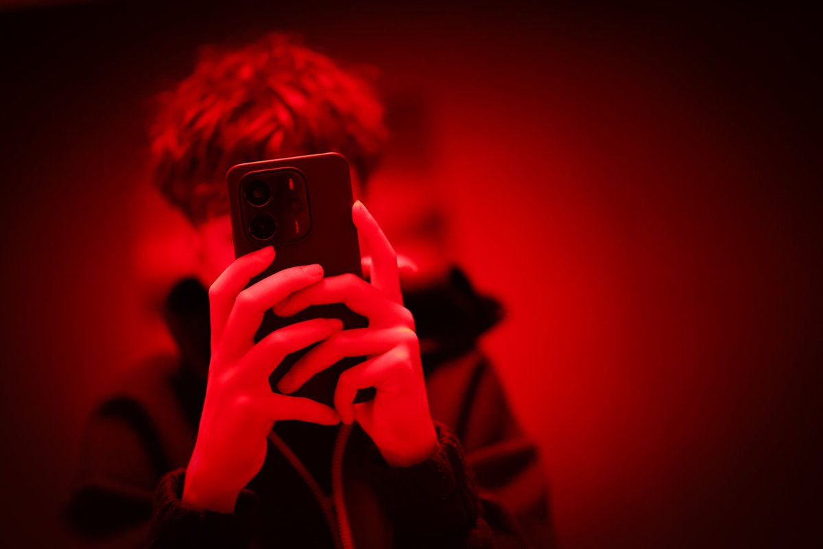 le_Parisien's tweet photo. Pour la première fois, les réseaux sociaux sont plus utilisés que les médias traditionnels pour s’informer
➡️ https://t.co/BE3BTjJeH7 https://t.co/bBw2ajO4Zi