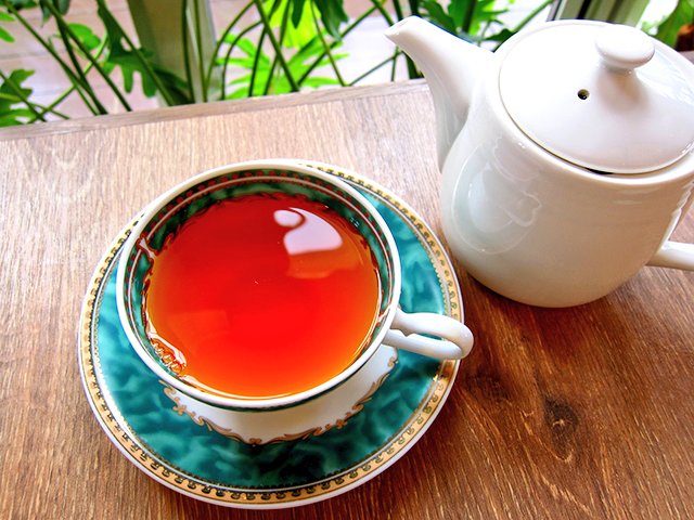 mayfair_salon's tweet photo. 【フェルマータ】
今週のセットドリンクの紅茶は「ケニア」です。
アフリカ・ケニア国内で一番高い山「ケニア山」の麓で丁寧に作られている上質な紅茶をご提供しています。
マンゴーと紅茶のパンケーキとも相性バッチリです。一緒にお楽しみくださいね。 https://t.co/DyrT9eOA2v