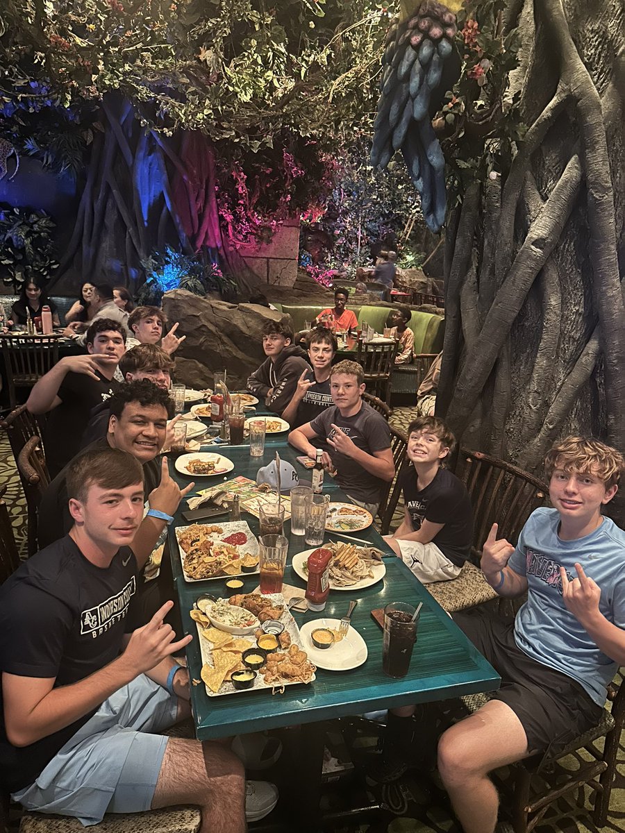 ACMavsBBALL's tweet photo. The Mavericks finished up @BCATHOOPS Hoopfest yesterday going 1-1. Ended the trip this morning w/ Coach Mitchell &amp; the White County Spartans. We had a great trip, grew as a team &amp; got better! Get excited MavLand, you’re gonna like this group 😉 #GoMavs🤘 #MaverickMindset https://t.co/cgowRhQW9b