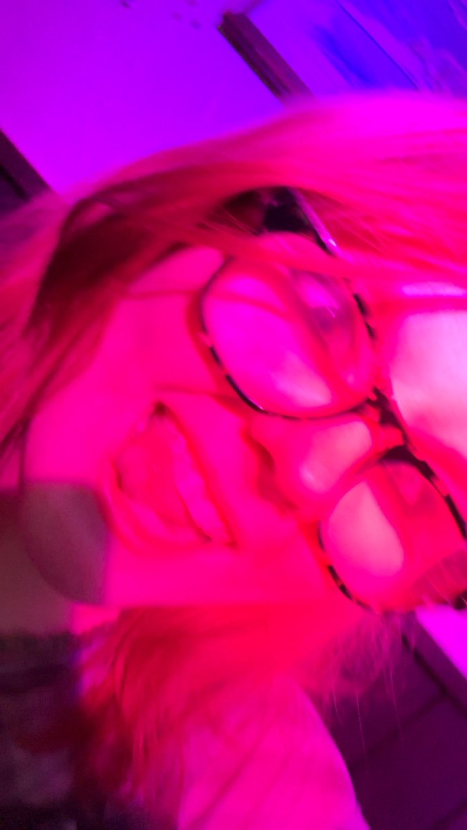 g0ofvee's tweet photo. lwk gonna try become more active on twt now
I wanna make more friends that are into the same stuff as me!! 
Hi! i’m vee, im 18. 
Im into anime (names in replies), f1, the rookie (recently watched), photography, music, concerts, and so much more i can’t think of rn
more in replies https://t.co/gLRTwqDcRG